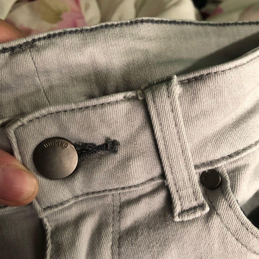 Uniqlo skinny tapered mid-rise ultra stretch jeans (light grey) 26x33"